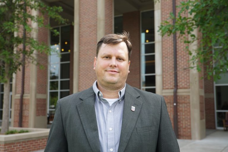 Wes Summers' headshot.